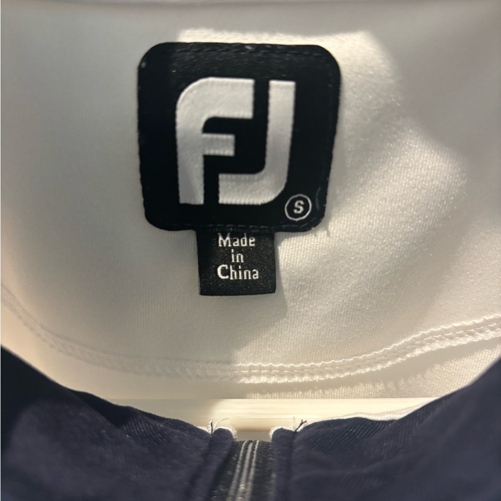 FootJoy White Quarter-Zip - Picture 5 of 7